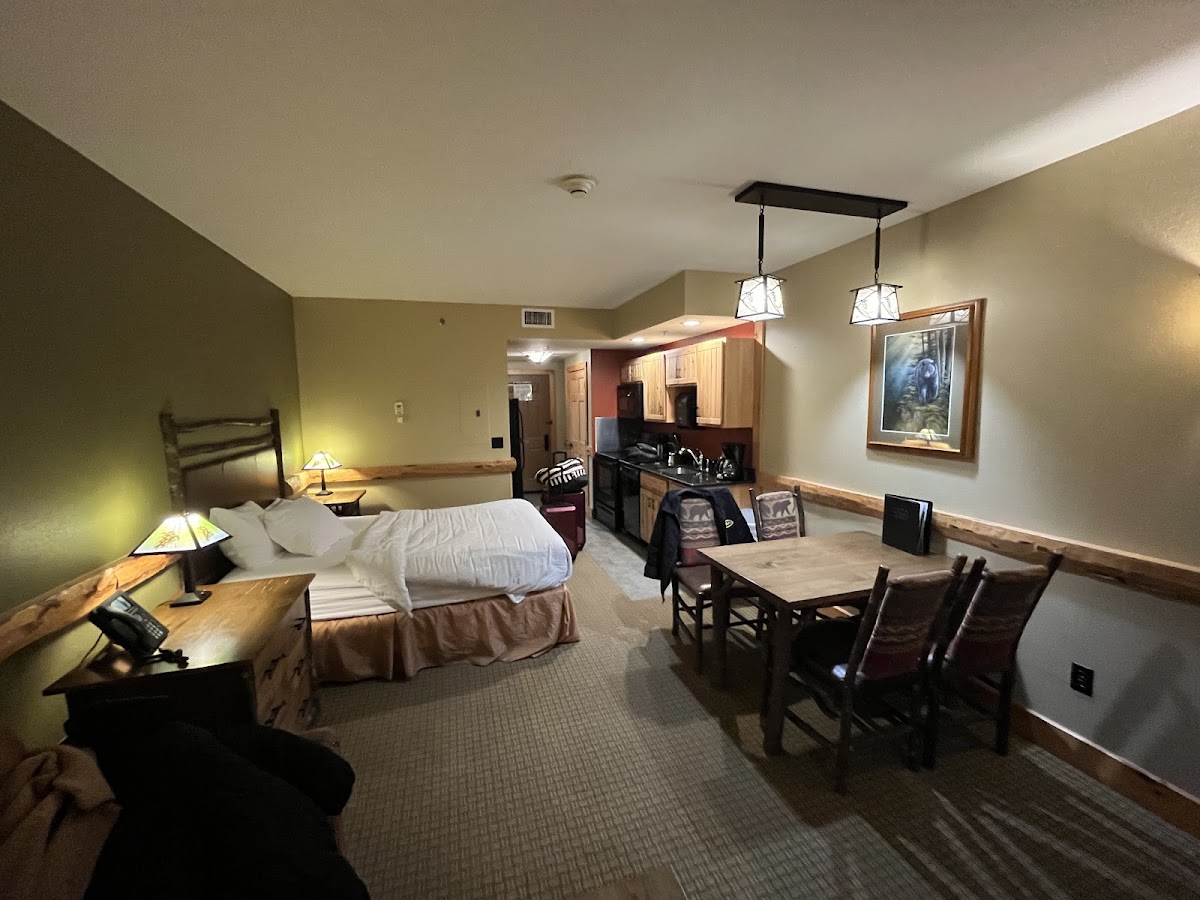 Hope Lake Lodge Resort & Indoor Waterpark At Greek Peak