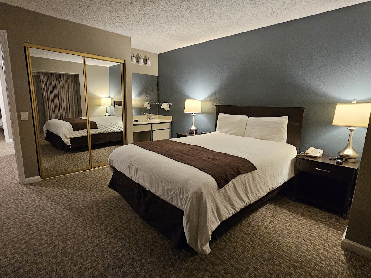 Thunderbird Resort Club