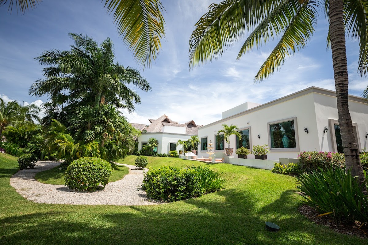 BlueBay Grand Esmeralda