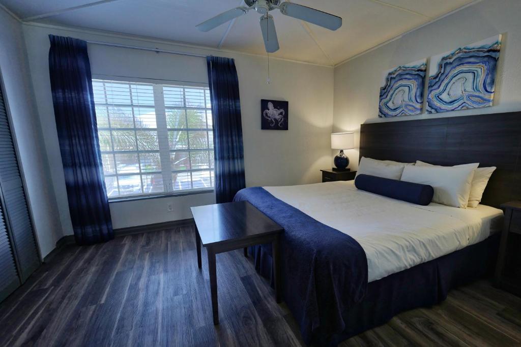 Sapphire Resorts @ Dover House