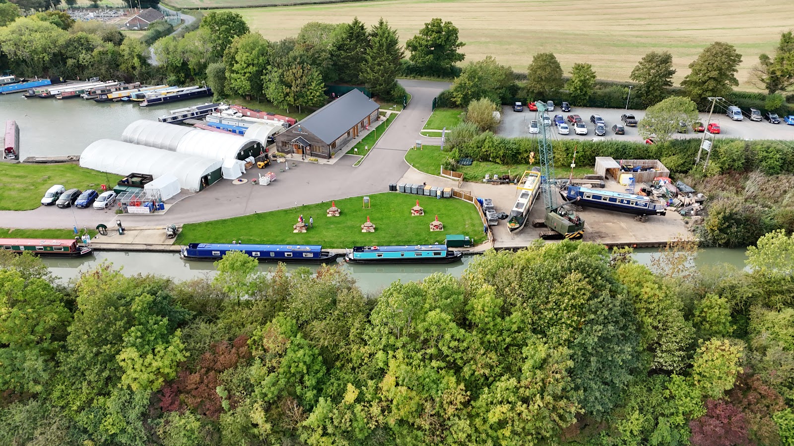 Canalboat Club at Gayton Marina