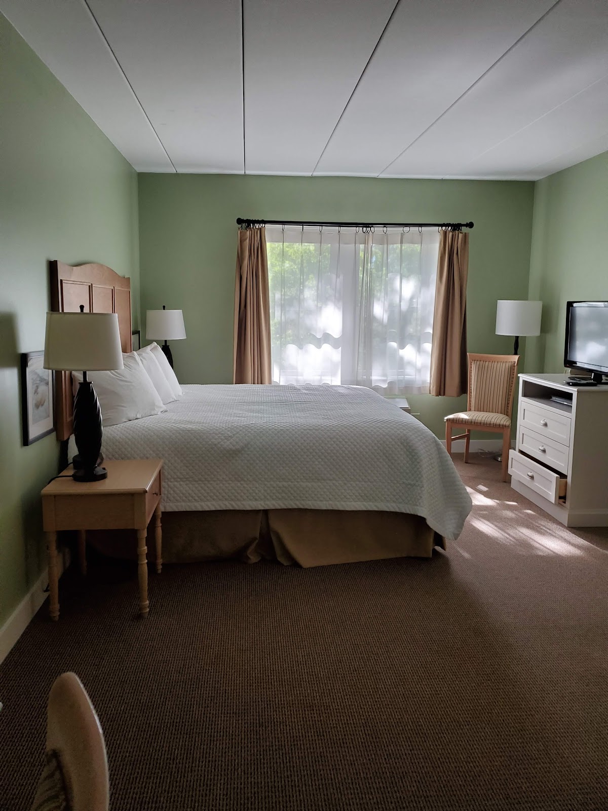 Holly Tree Resort