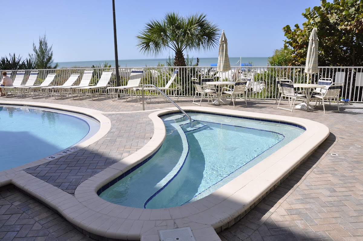 Bay & Beach Club