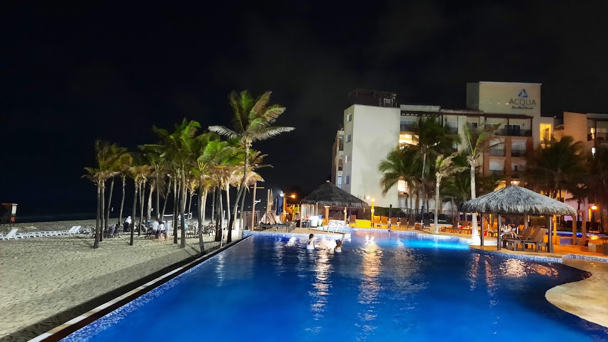 Acqua Beach Park Resort