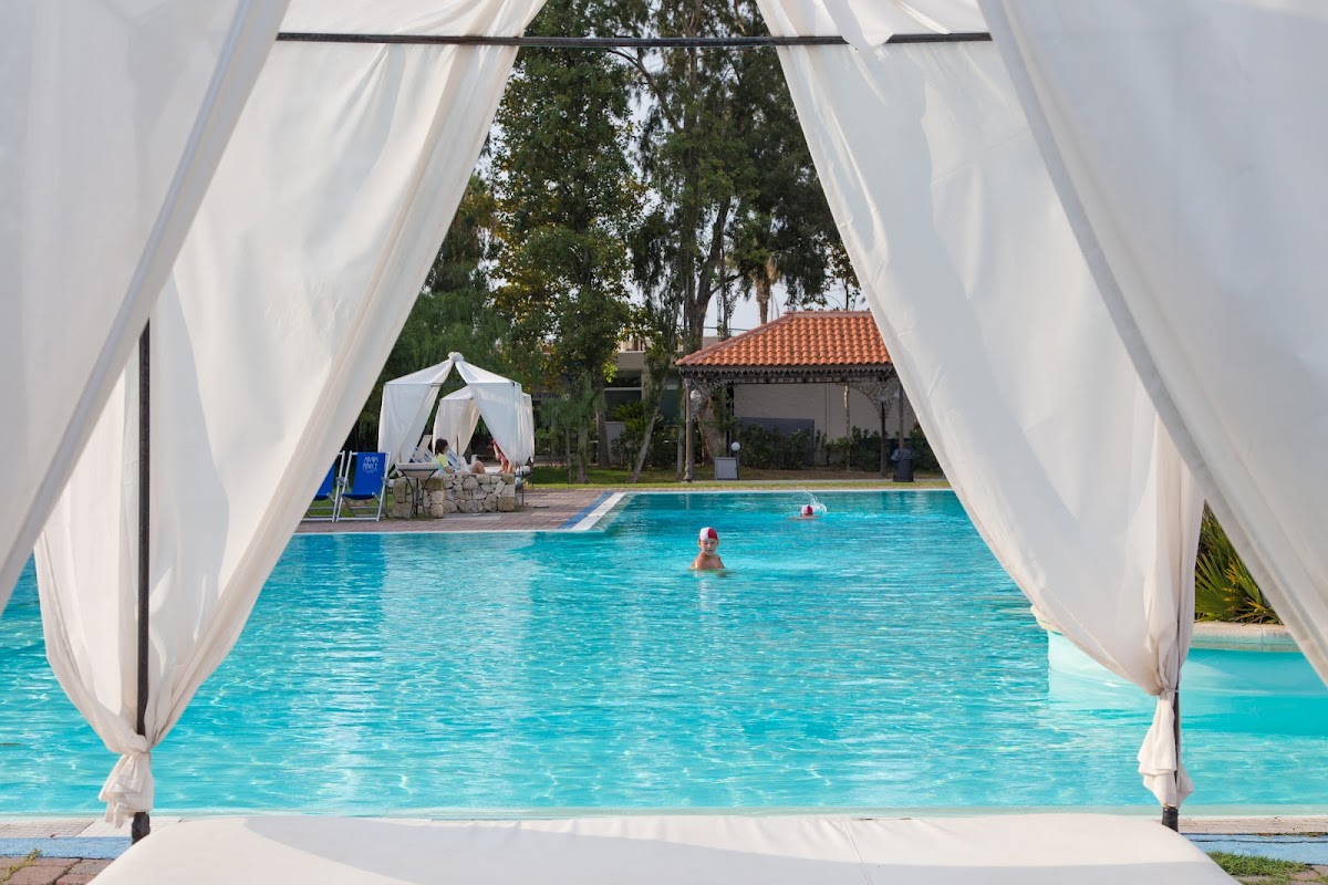 Araba Fenice Village