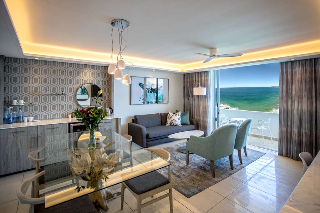 Beacon Island Hotel