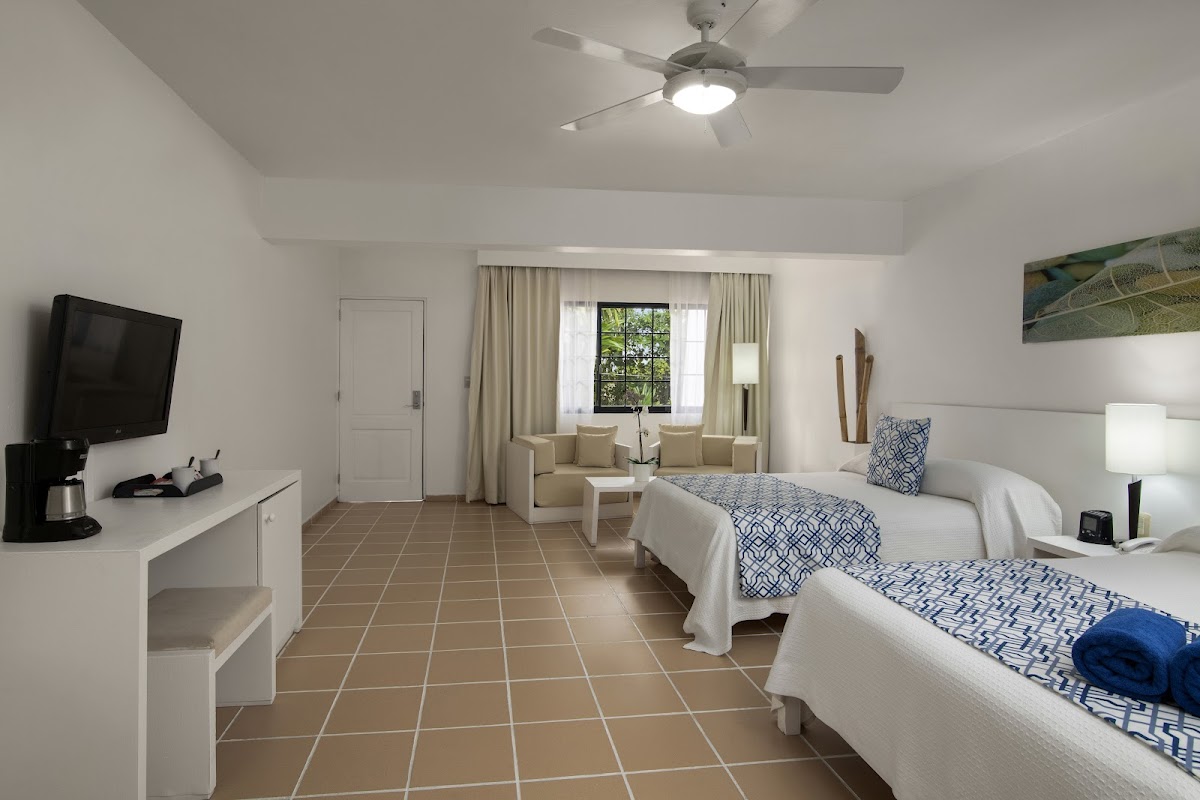 Bluebay Villas Doradas