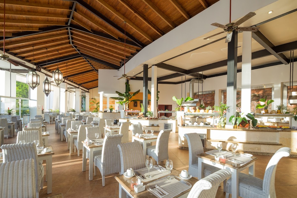 Bluebay Villas Doradas