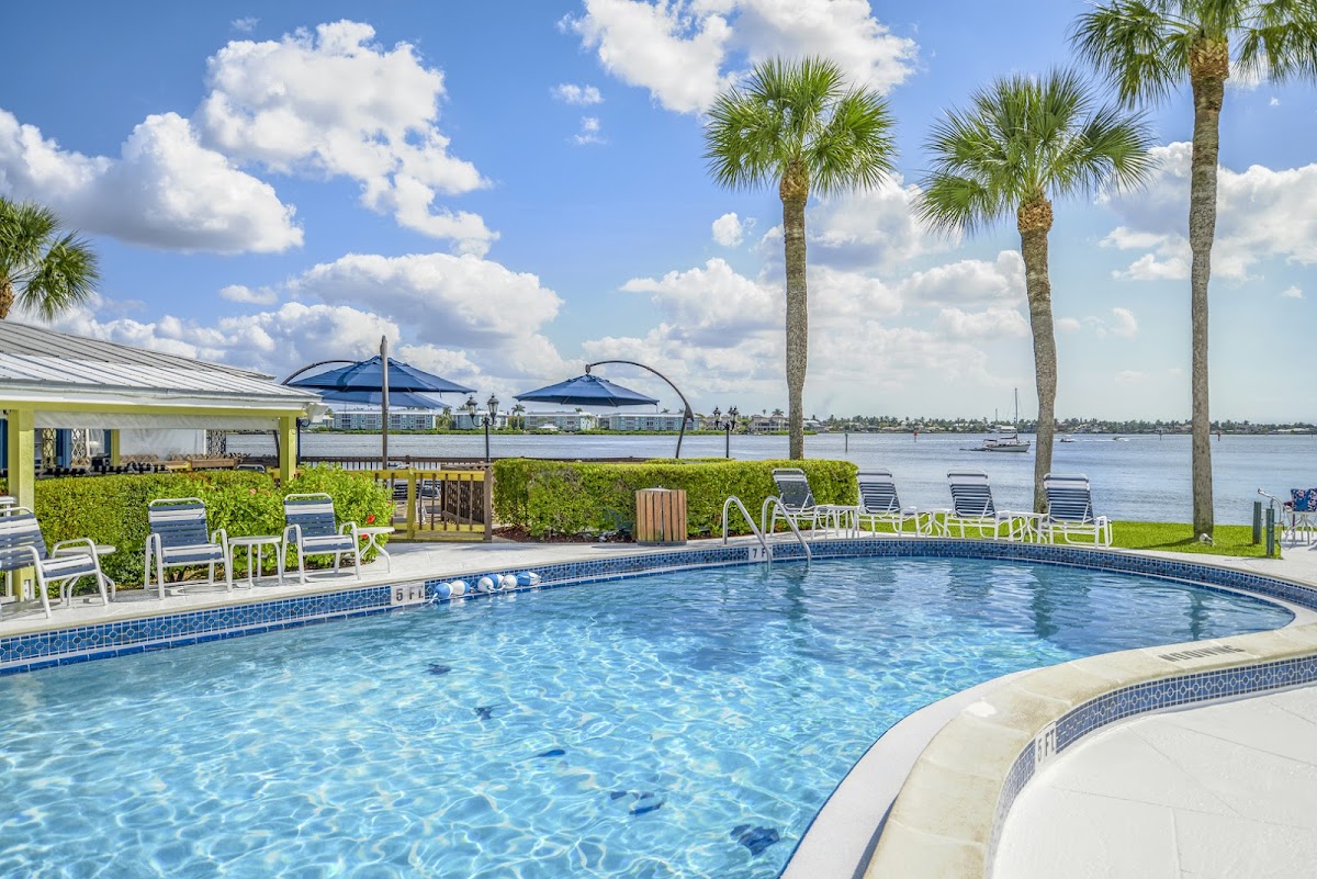 Charter Club Resort of Naples Bay