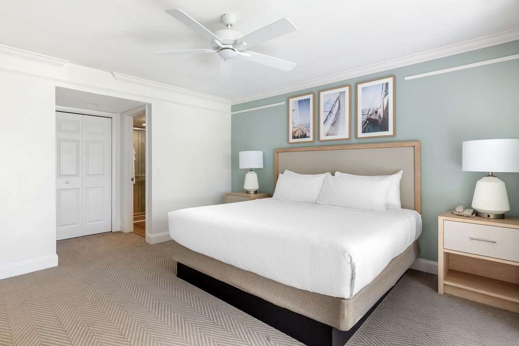 Charter Club Resort of Naples Bay