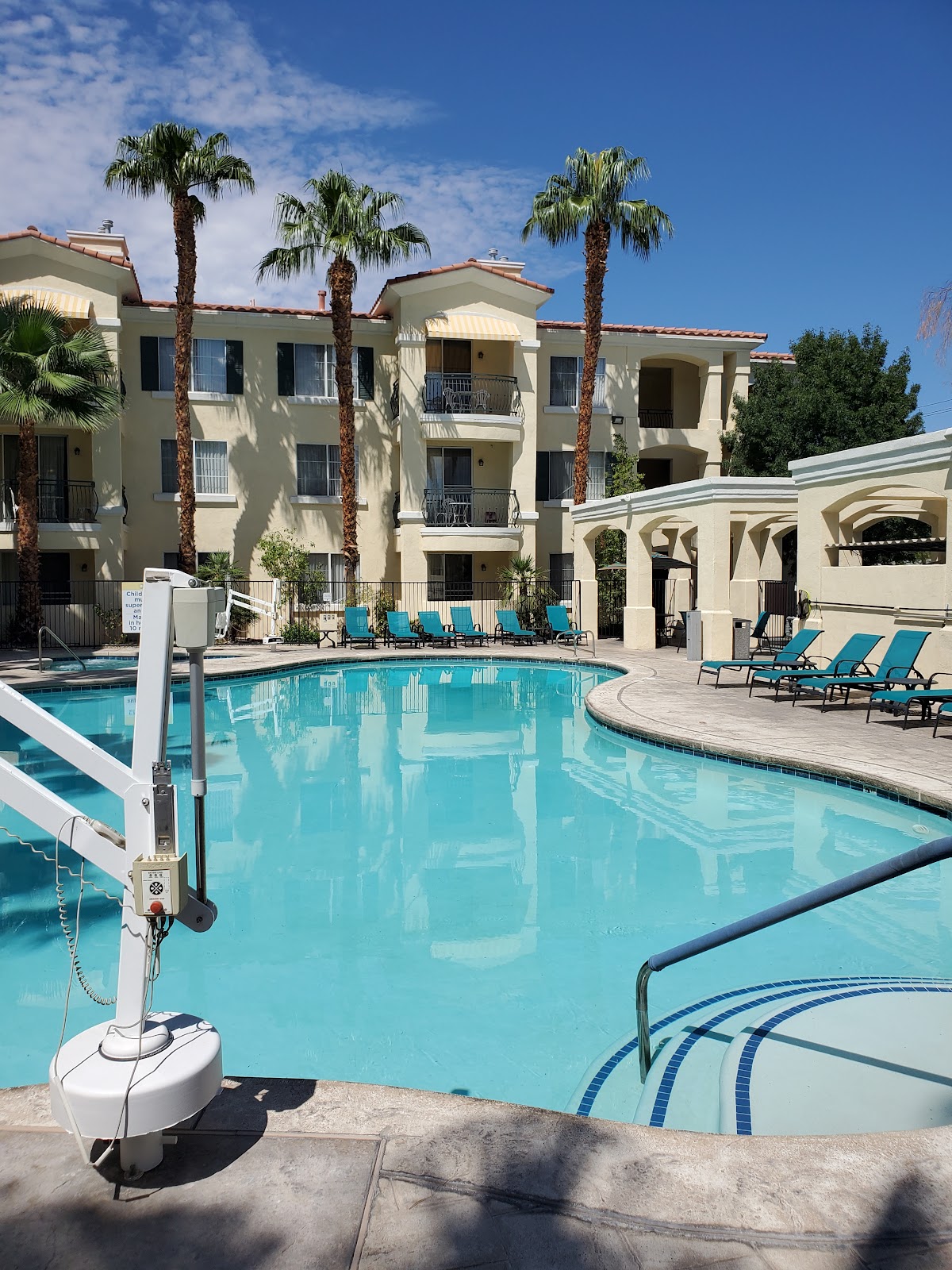 Club de Soleil