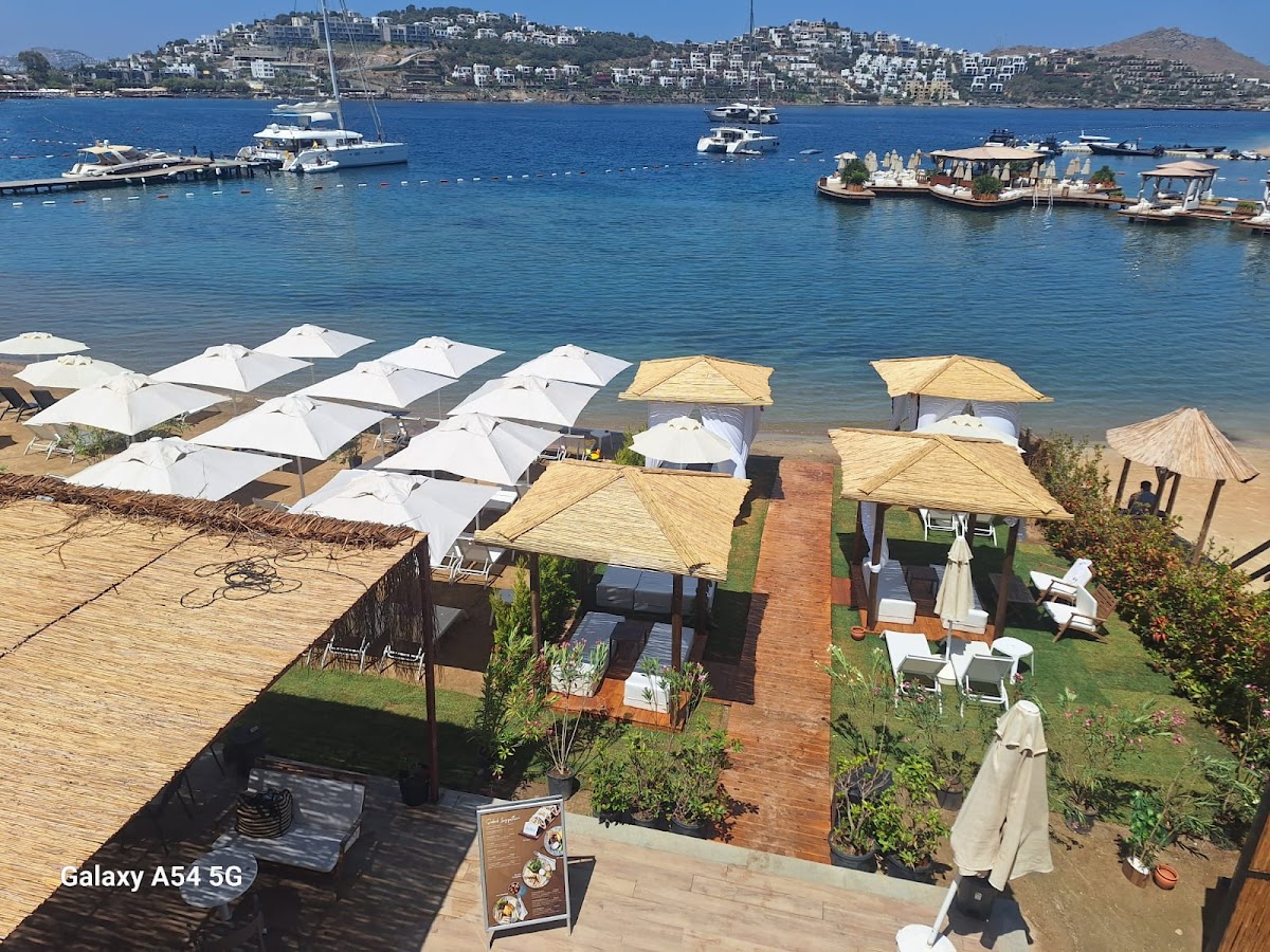 Club Flipper VIP Condominiums