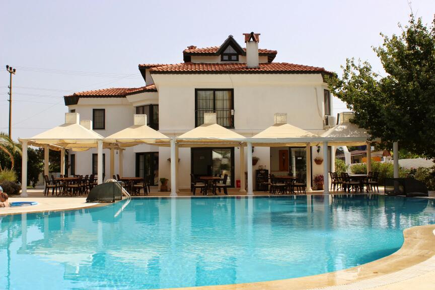 Club Mel Holiday Resort
