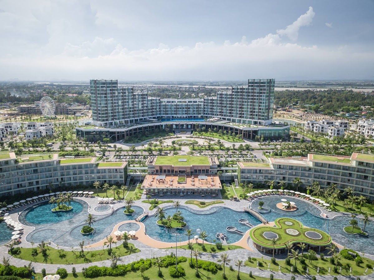 Flc Samson Beach & Golf Resort