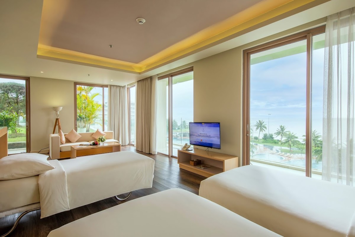Flc Samson Beach & Golf Resort
