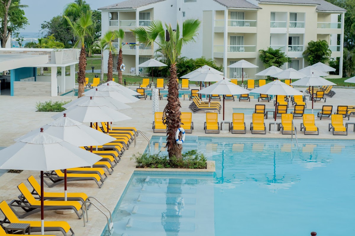 Forest Beach Club by Hodelpa