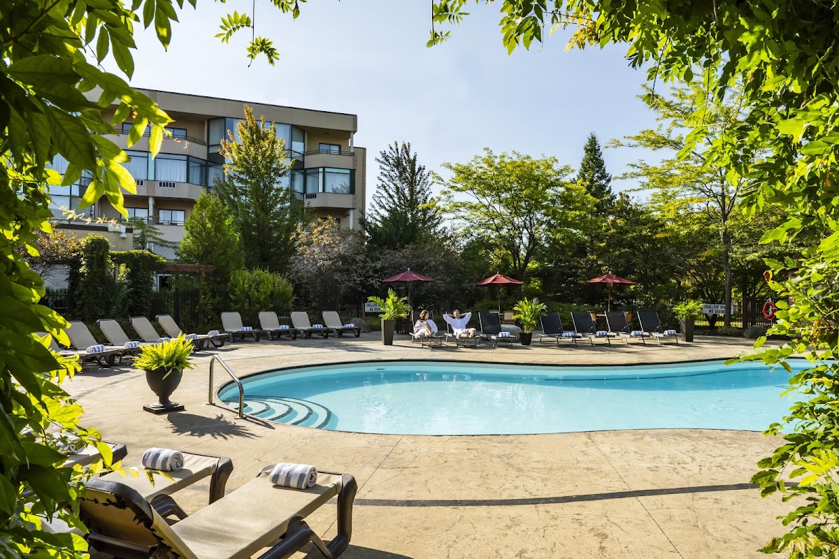 Georgian Bay Hotel & Conference Centre