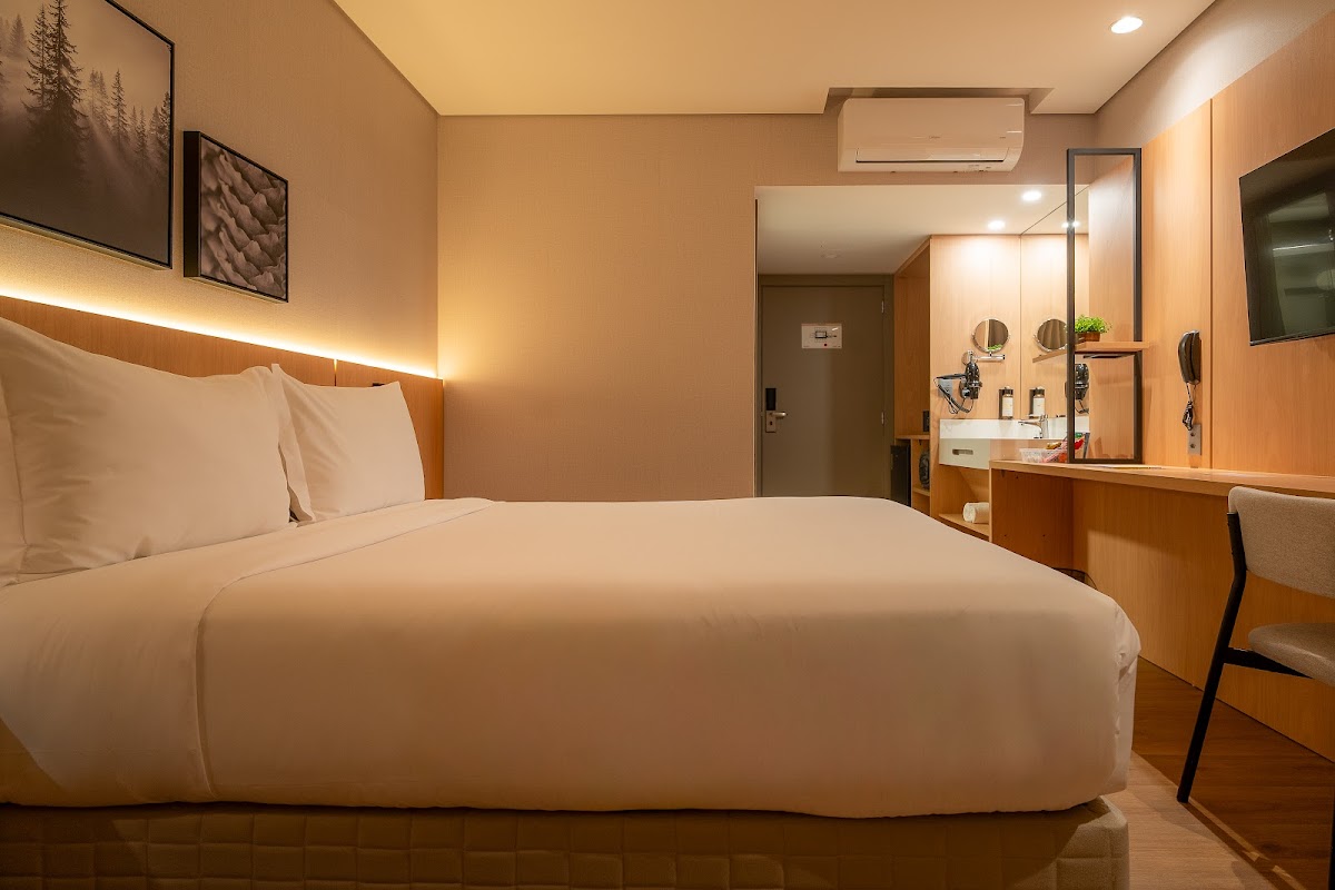 Golden Tulip Canela