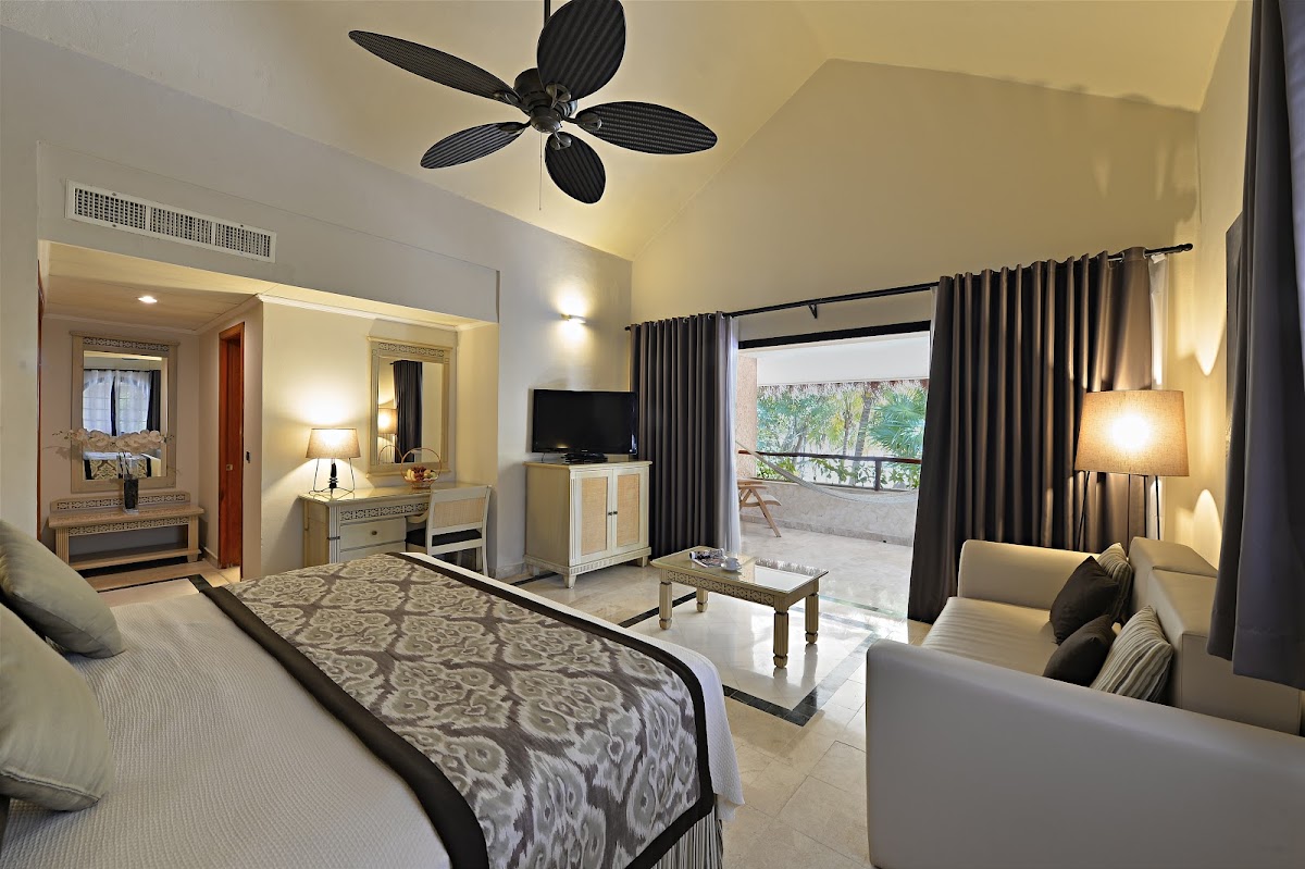 Grand Palladium Colonial Resort & Spa