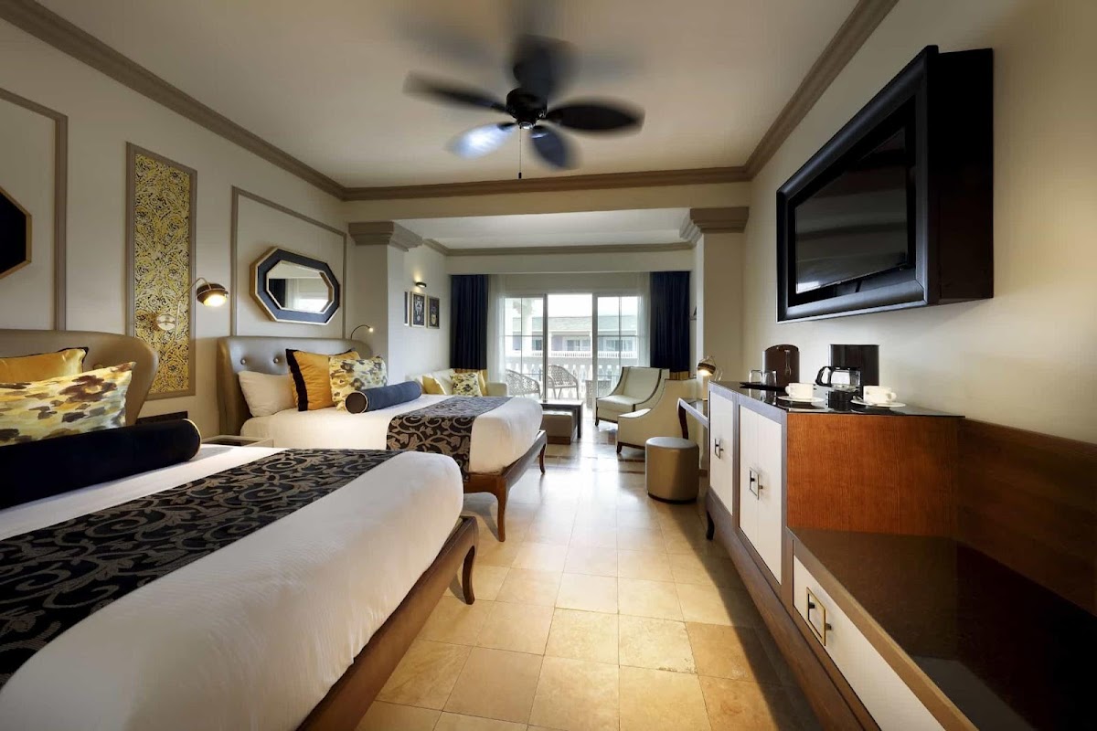 Grand Palladium Lady Hamilton Resort & Spa