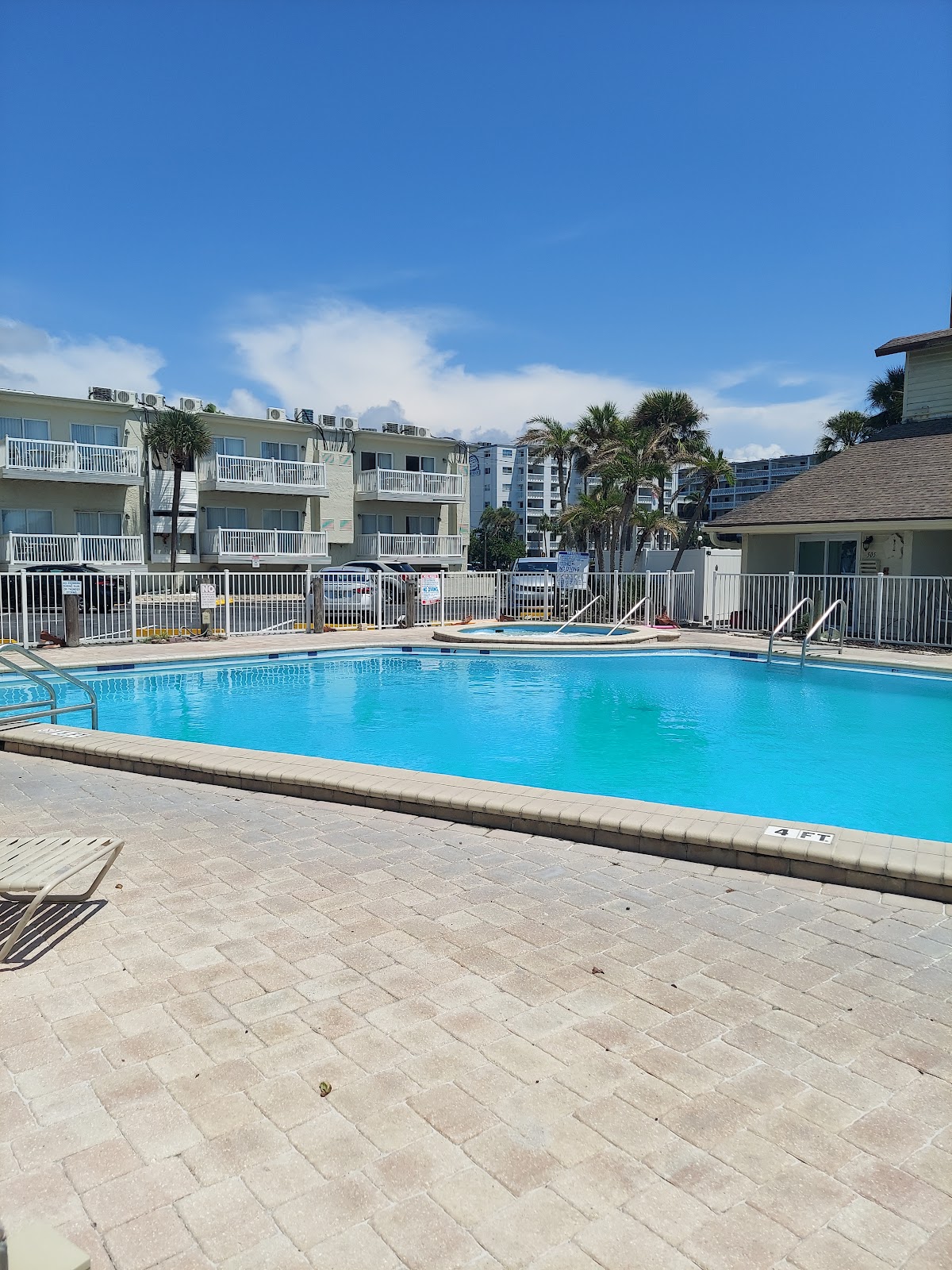 Grand Shores West
