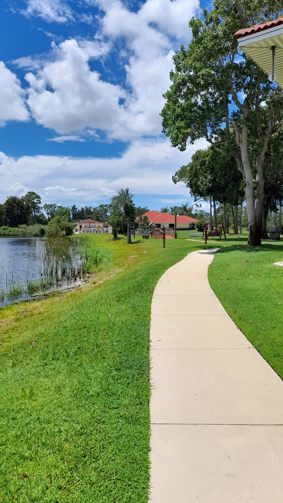 Harder Hall Lakeside Villas