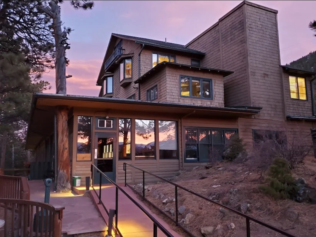 Historic Crags Lodge at Golden Eagle
