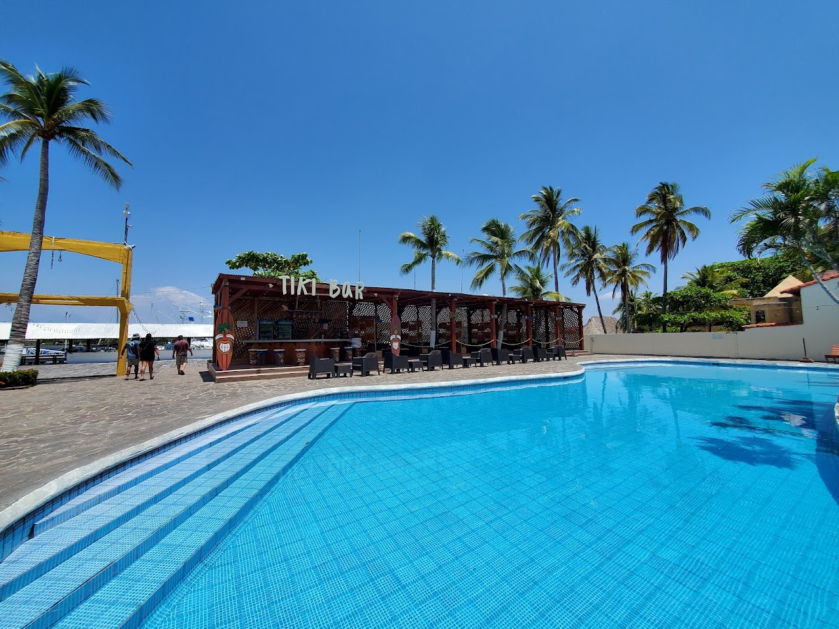Hotel Bahía del Sol All Suites Marina & Beach Resort
