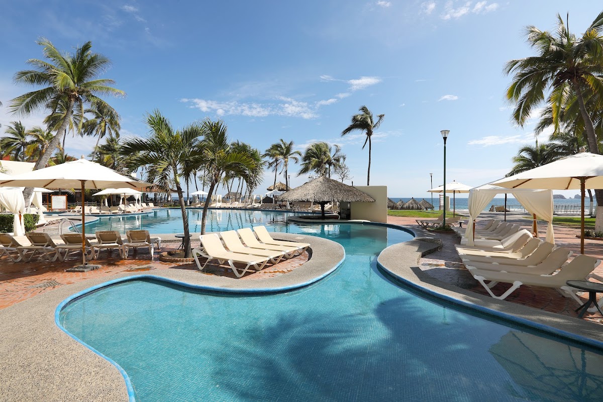 Hotel Emporio Ixtapa