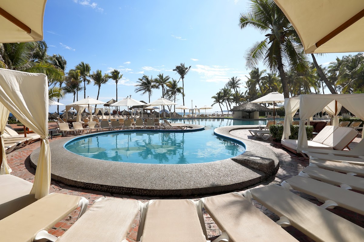 Hotel Emporio Ixtapa