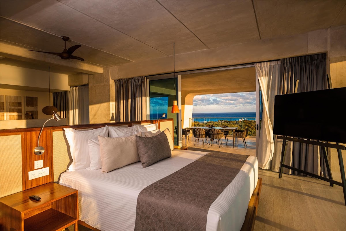 Hyatt Vivid Grand Island