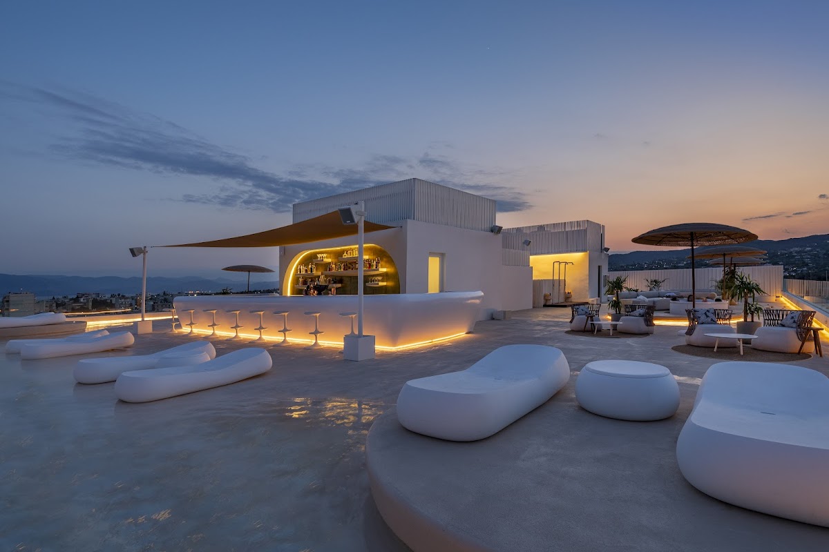 Isla Brown Corinthia