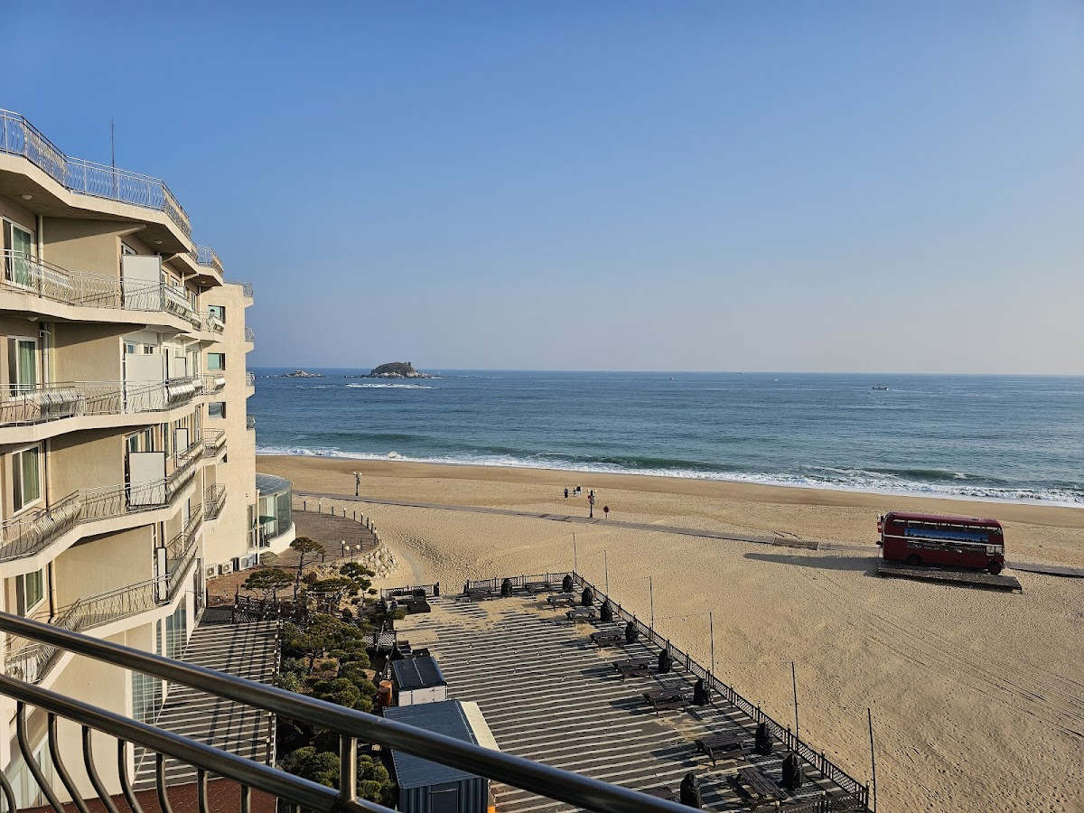 Kensington Resort Seorak Beach
