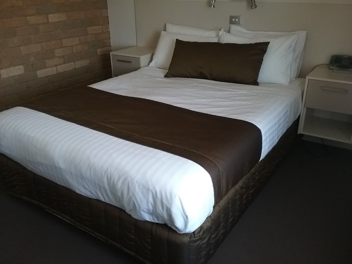 Lake Edge Resort (vic)