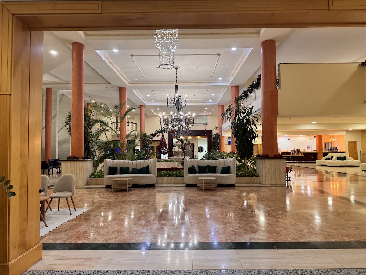 Muthu Golf Plaza