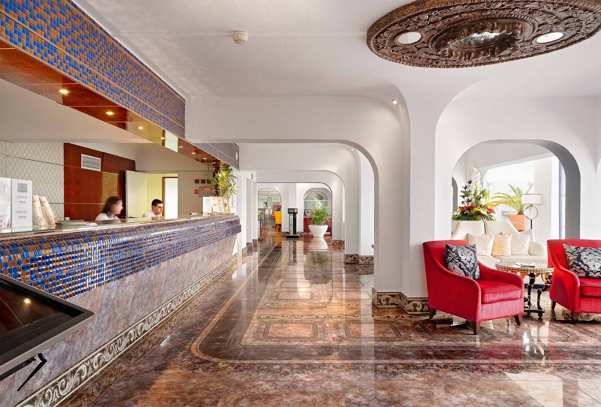 Muthu Ouraview Beach Club
