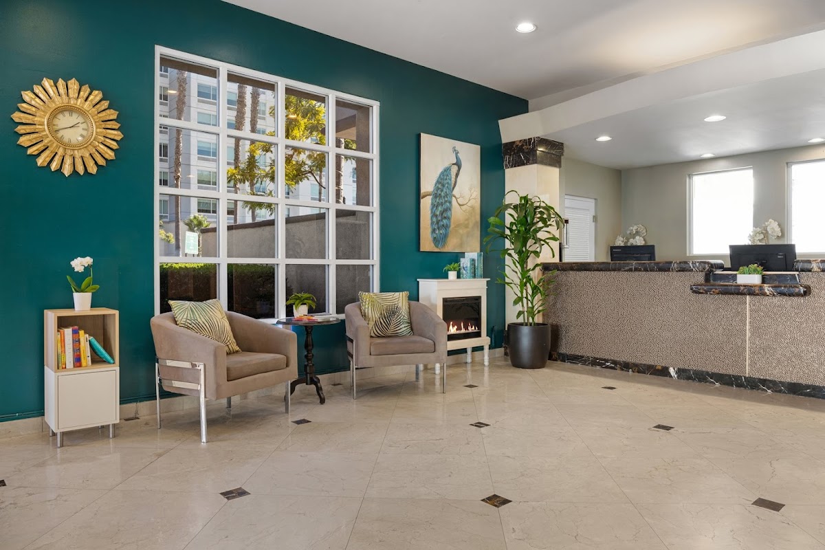 Peacock Suites