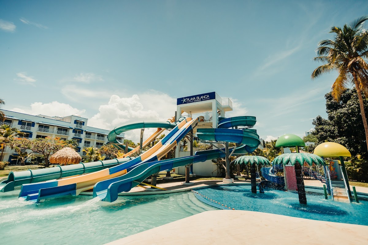 Playa Blanca Beach Resort y SPA