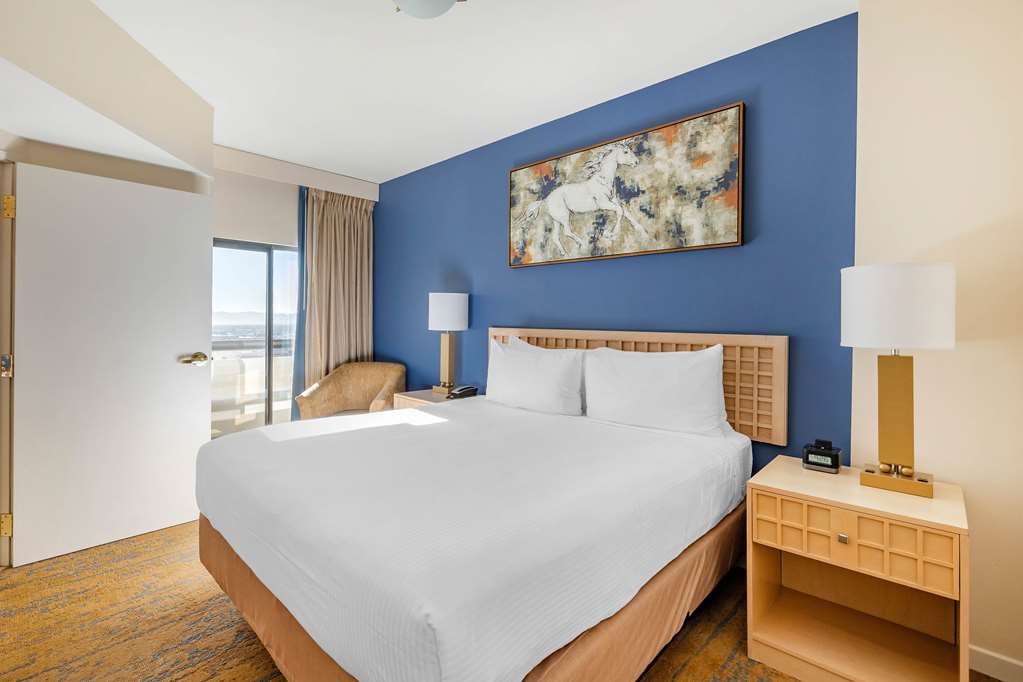 Polo Towers Suites, A Hilton Vacation Club