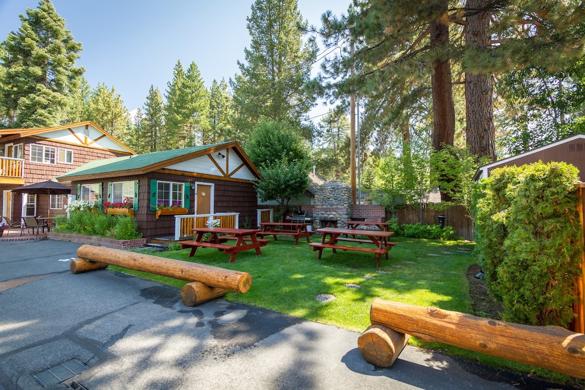 Red Wolf Lakeside Lodge