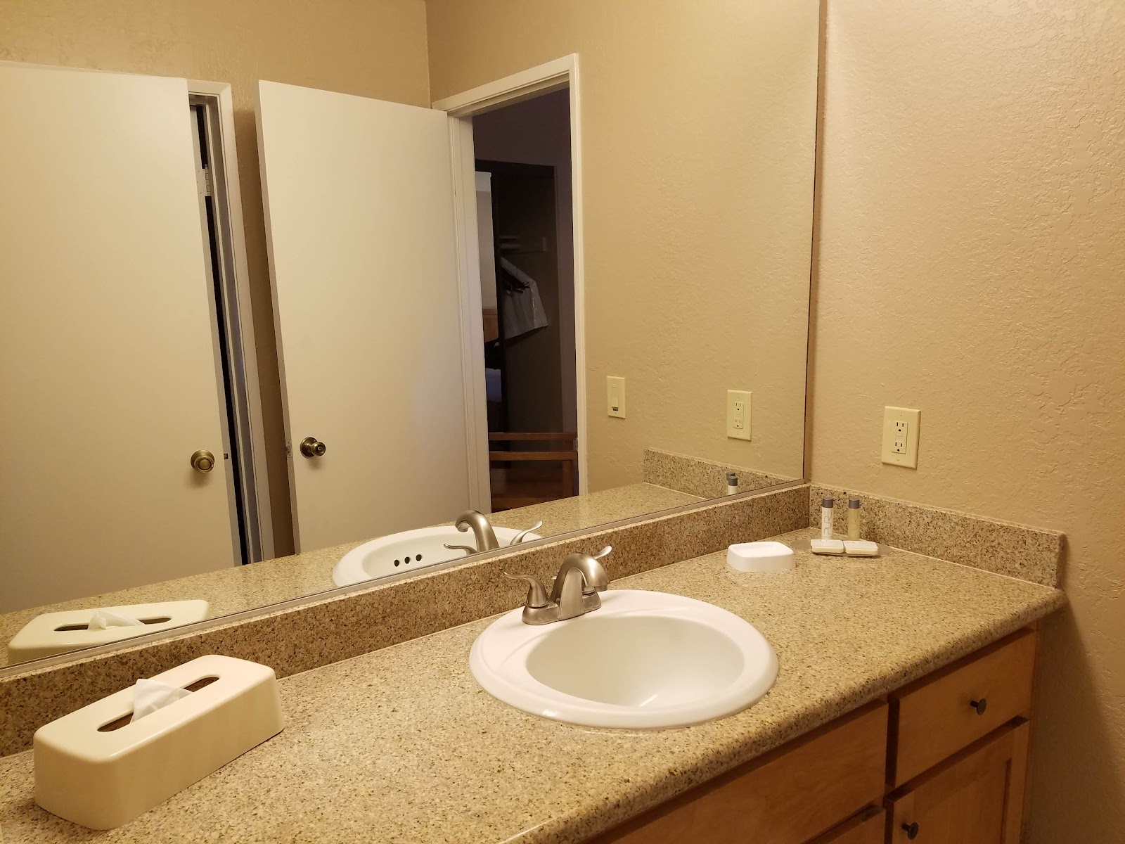 Riviera Oaks Resort & Racquet Club