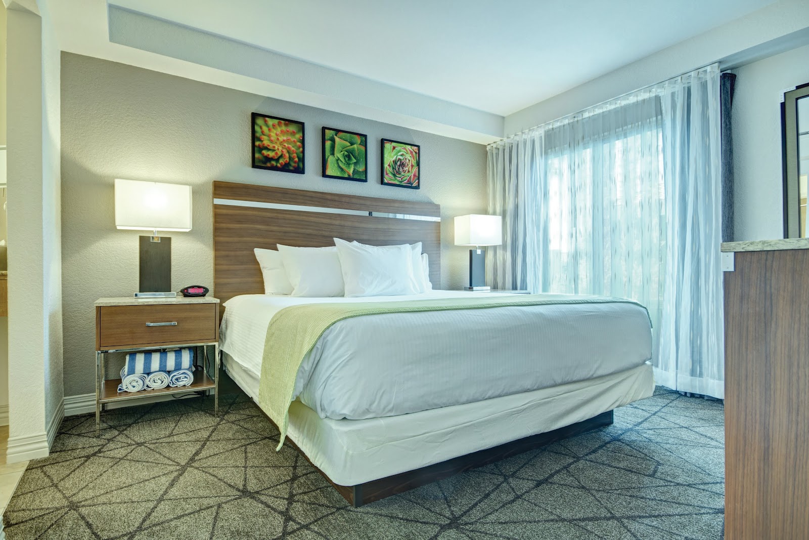 Shell Vacations Club @ Desert Rose Resort