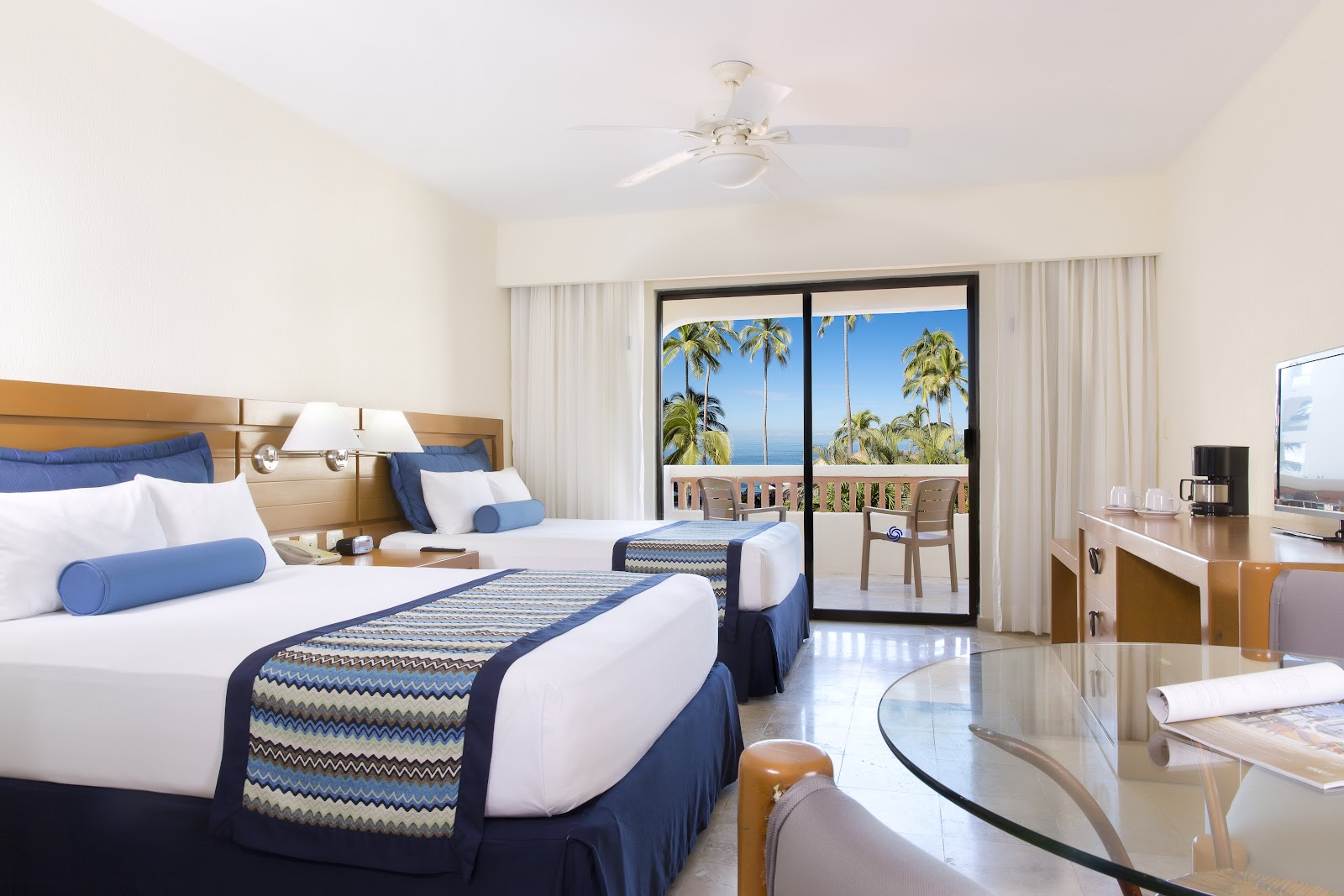 Shell Vacations Club @ Plaza Pelicanos Grand Beach Resort
