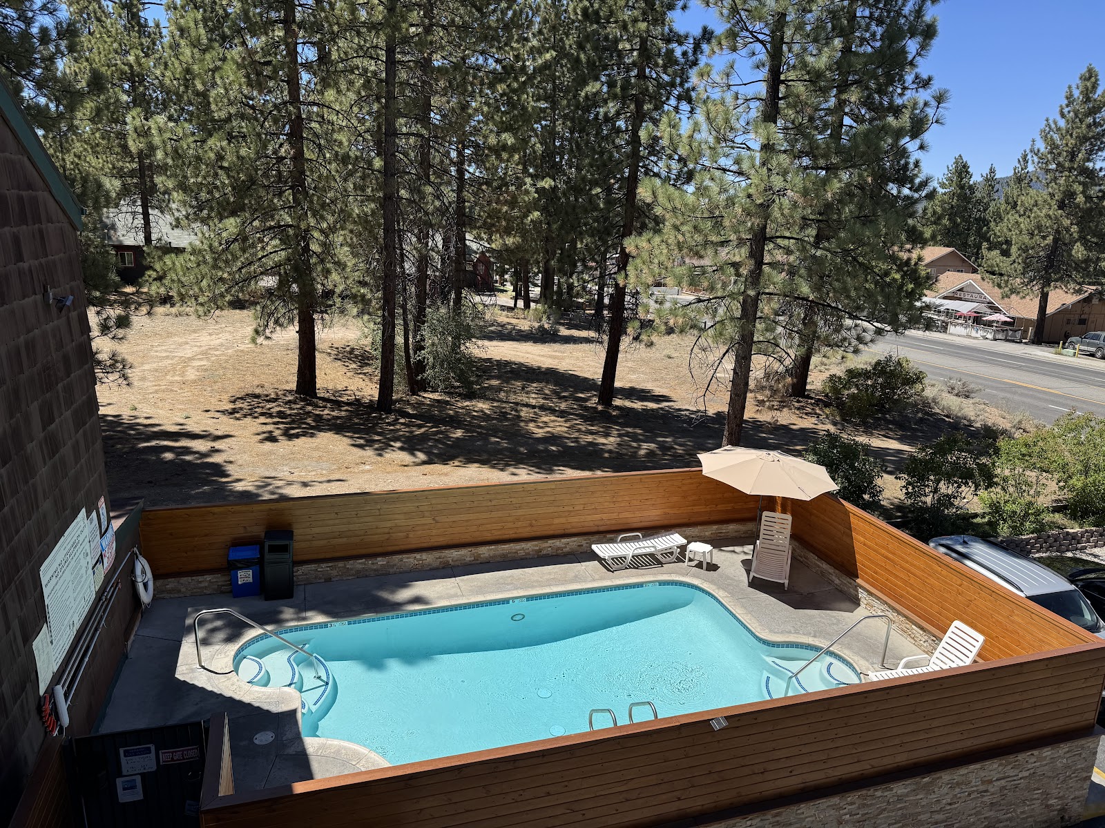 Snow Lake Lodge