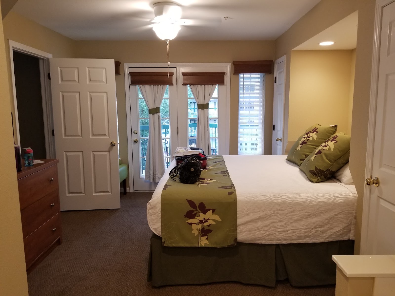 Surrey Vacation Resort - Carriage Place