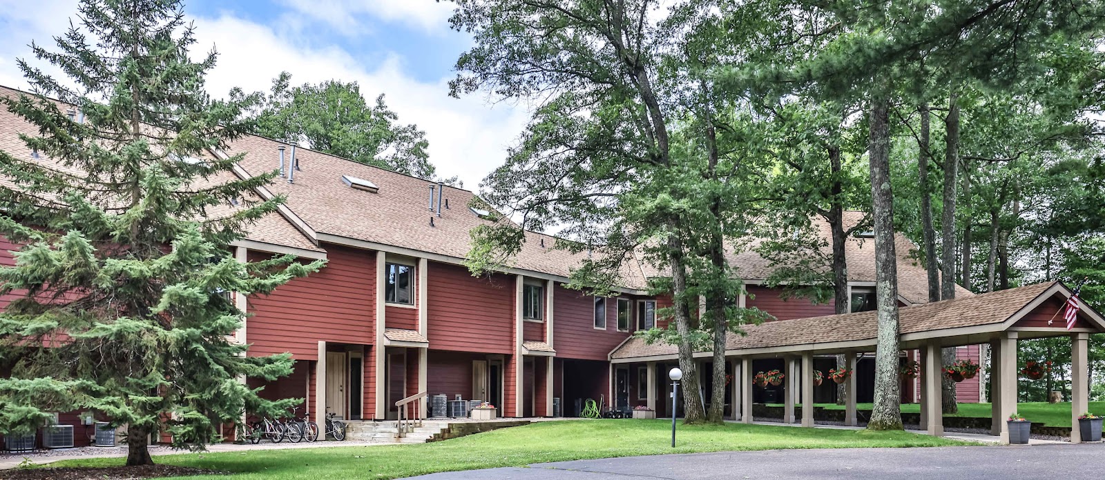 The Pointe Hotel & Suites