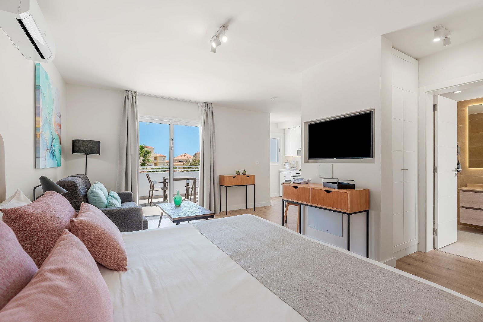 Wyndham Residences at Sunningdale Village