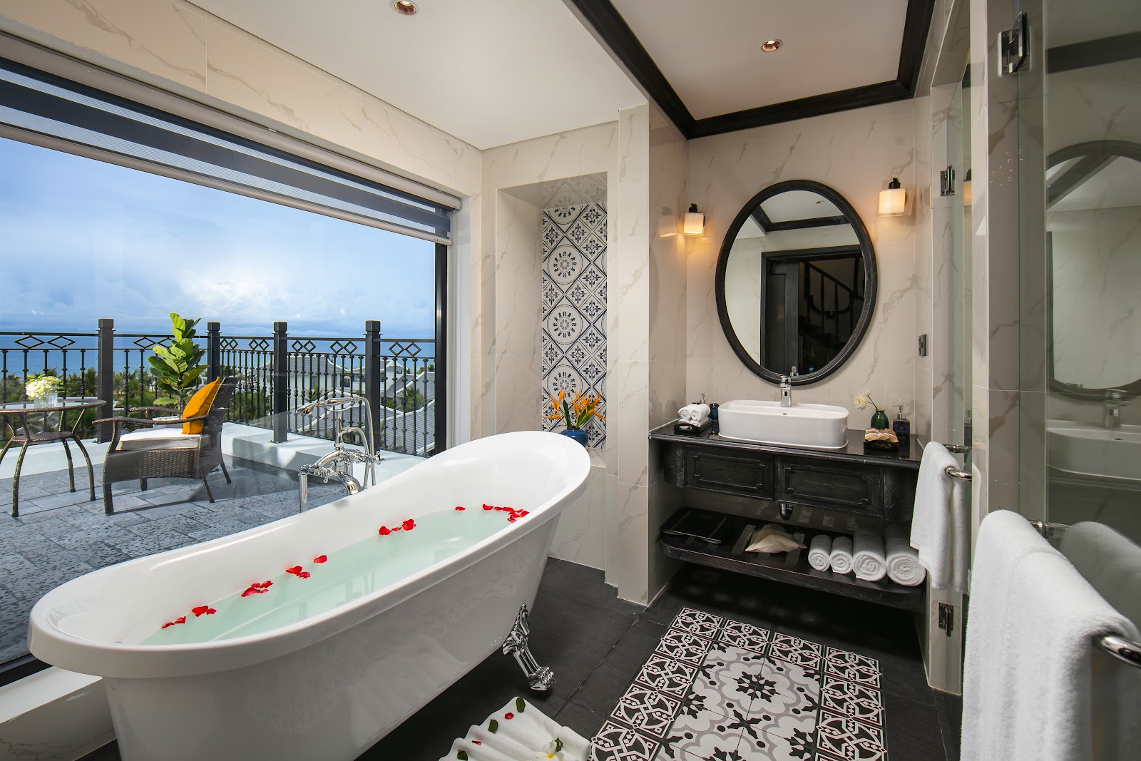 Bliss Sunlit Suites Truong Sa Rd. Hoa Hai Ward Ngu Hanh Son District