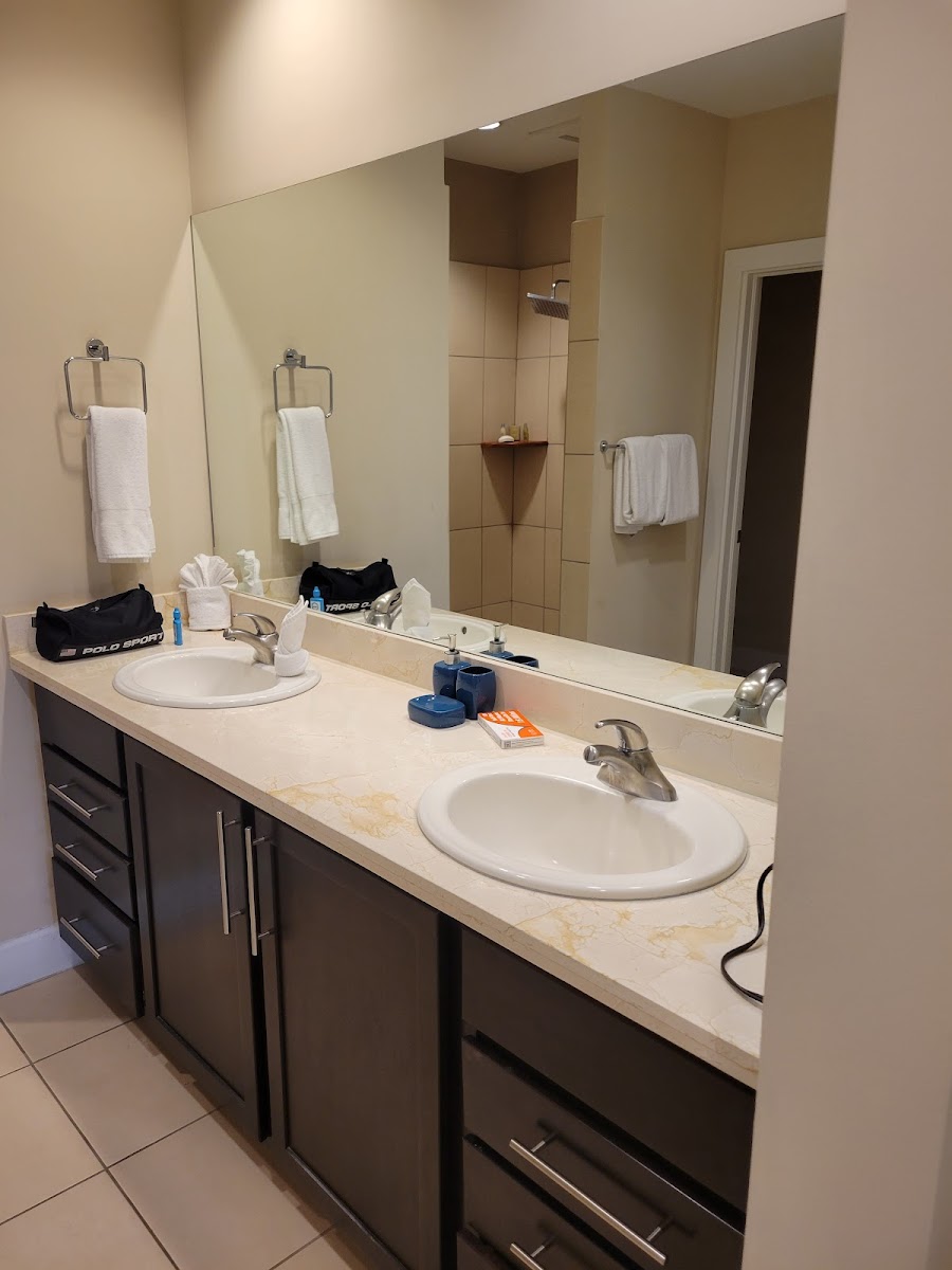 Breeze Private Residences Club