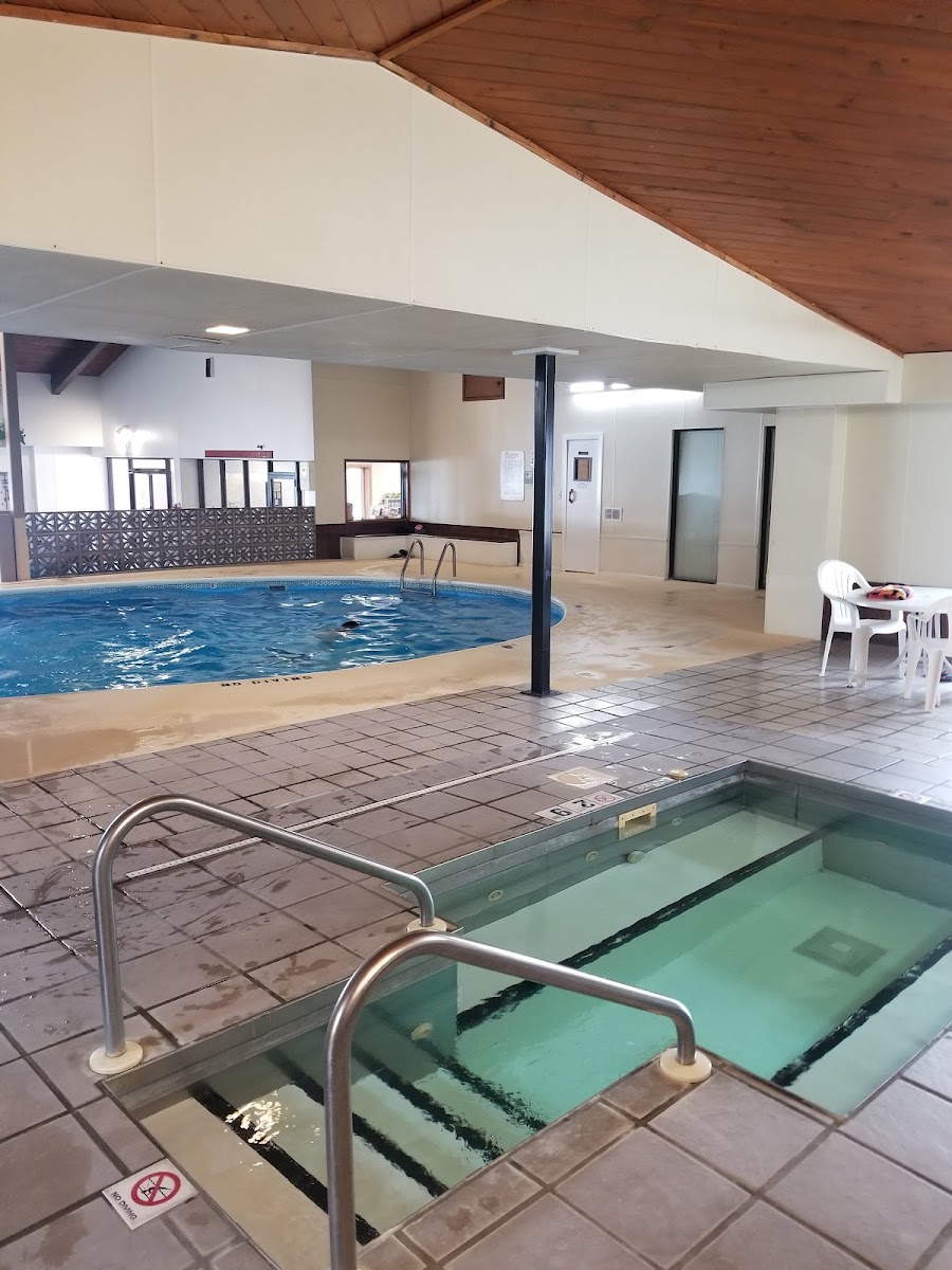 Breezy Shores Resort &